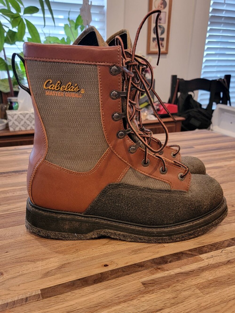 Cabela's Master Guide Felt Sole Wading Boots
